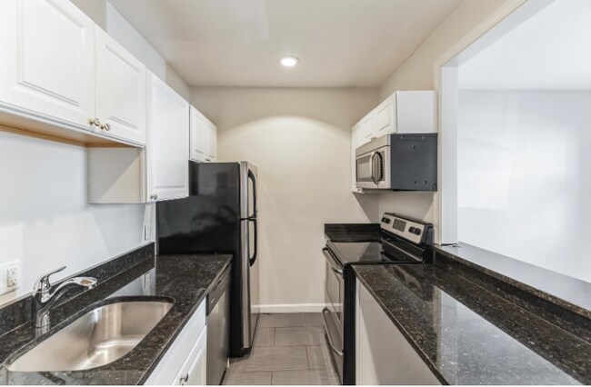 Primary Photo - 202 H St