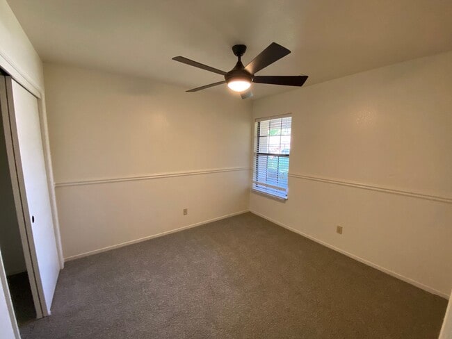 Building Photo - SW Visalia Home coming soon!
