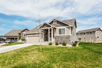 Building Photo - 318 Cherryridge Dr