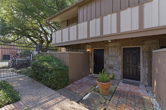 Building Photo - 2574 Marilee Ln