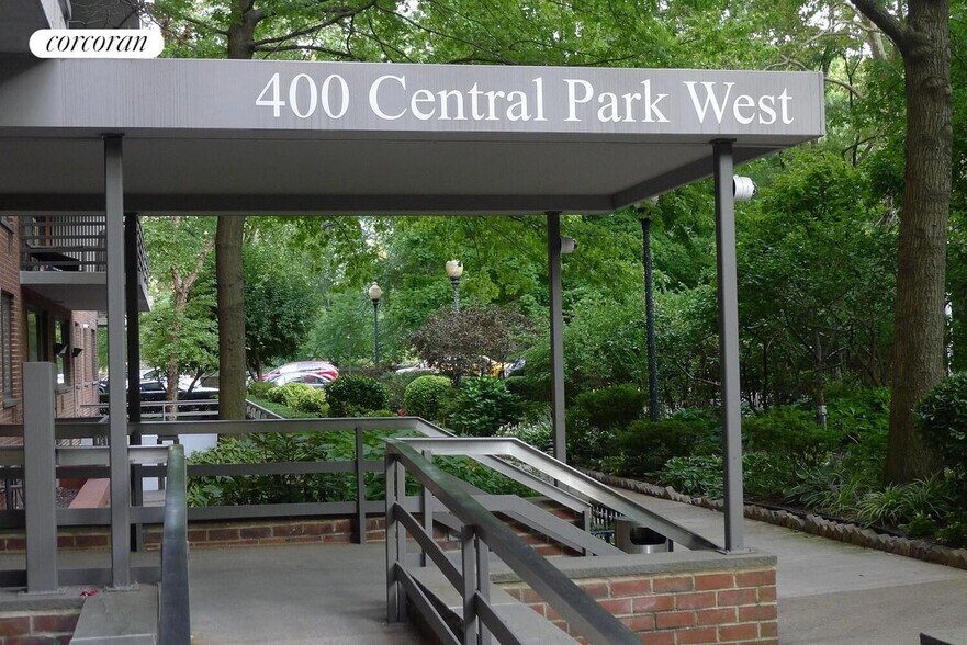 Building Photo - 400 Central Prk W