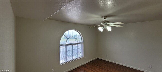 Building Photo - 3125 N Buffalo Dr