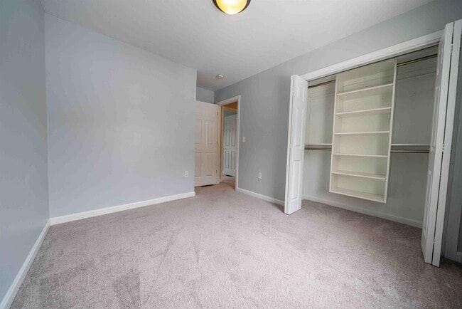 Building Photo - 59 Dicandra Dr