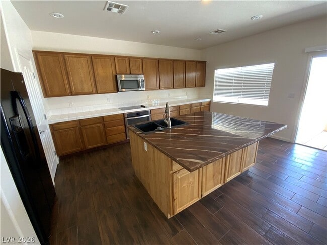 Building Photo - 5819 Badlands Ln