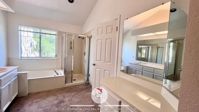 Building Photo - 303 Sutton Cir
