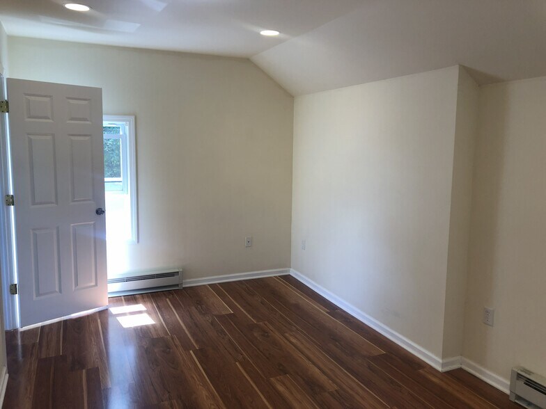 Building Photo - 22 Catskill Ave
