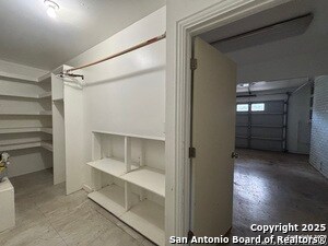 Building Photo - 3550 Red Oak Ln