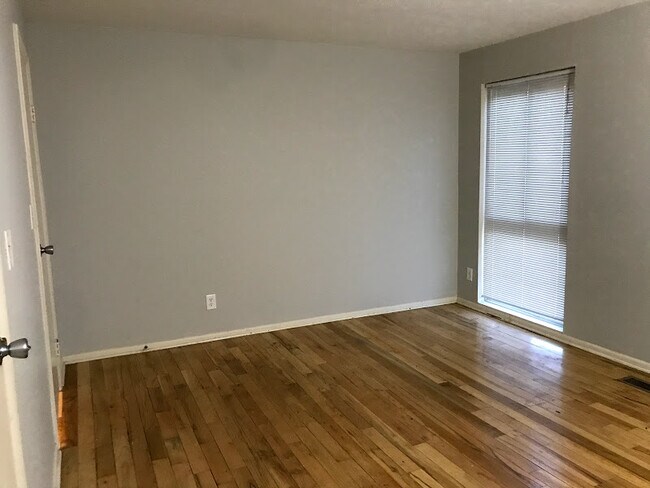 Building Photo - 7425 Countrybrook Dr