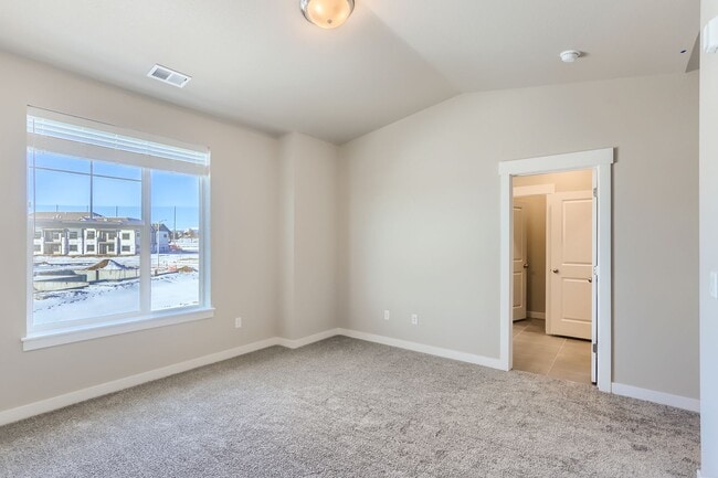 Building Photo - 310 High Point Dr