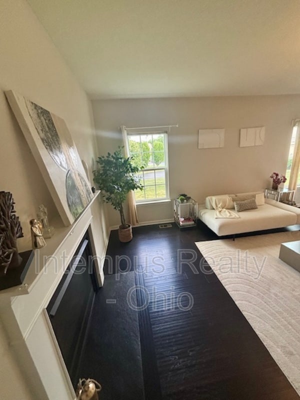 Building Photo - 6123 Brandon Dr