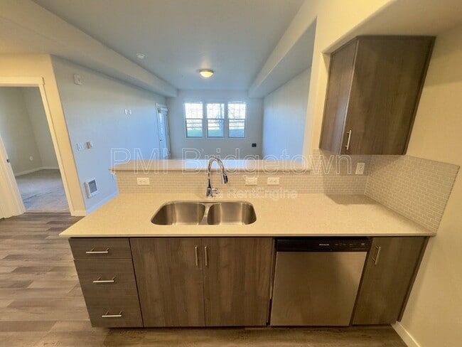 Building Photo - 16401 NW Chadwick Way