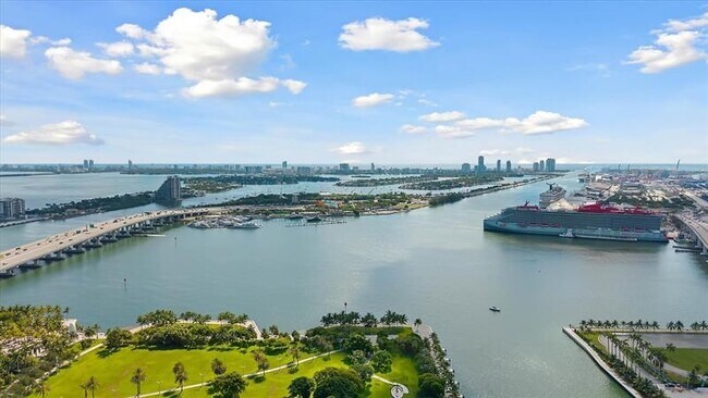 Building Photo - 1040 Biscayne Blvd