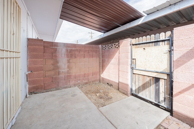 Building Photo - 6822 N 35th Ave