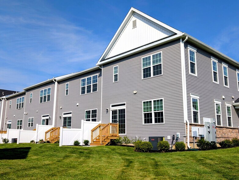 Building Photo - 2906 Justin Dr