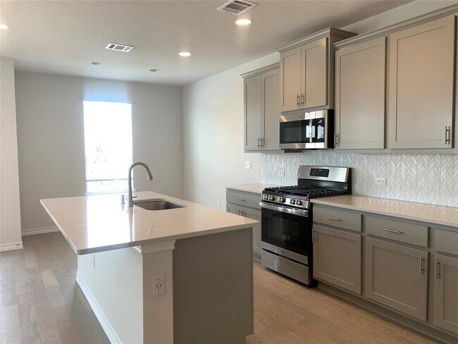 Building Photo - 4802 Star Jasmine Dr