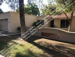 Building Photo - 380 E Barbarita Ave