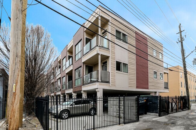 Building Photo - 233 E St Joseph St