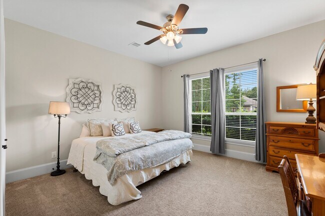 Building Photo - 5006 Newport Ct