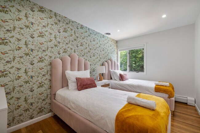 Building Photo - 2A Cherry Ln