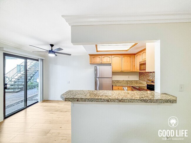 Building Photo - Bright 2BD/2BA Condo in Golden Hill with In-Unit Laundry & Tandem Parking