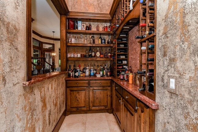 Building Photo - 10 Player Pond Pl