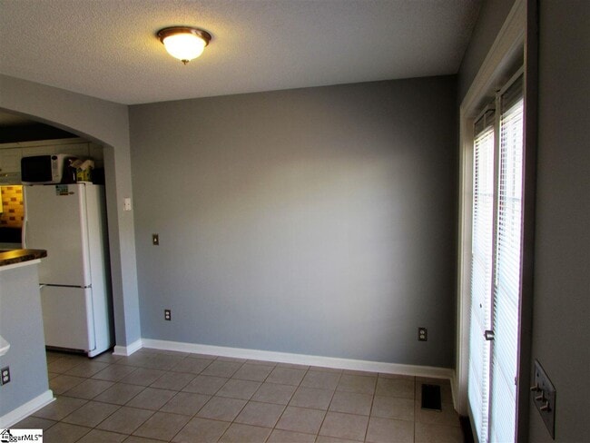 Building Photo - 304 Green Ave