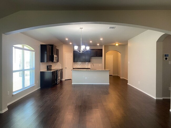 Building Photo - 3 BEDROOM ACADEMY ISD