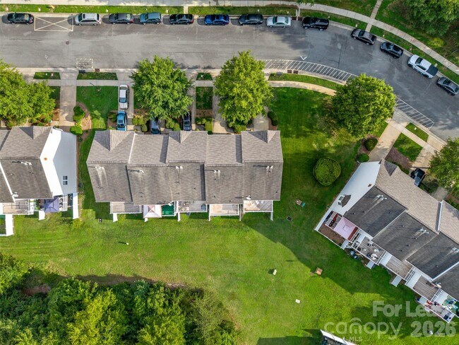 Building Photo - 940 Tiger Ln