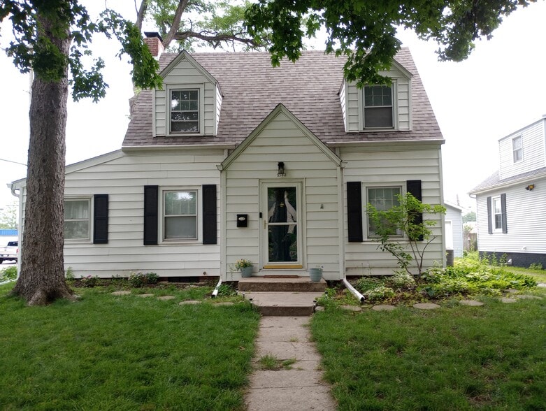 Primary Photo - 2153 S State St