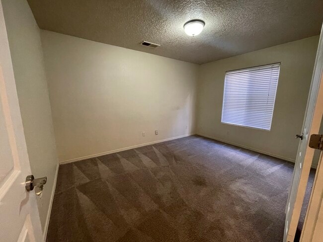Building Photo - 9620 Sundoro Pl NW