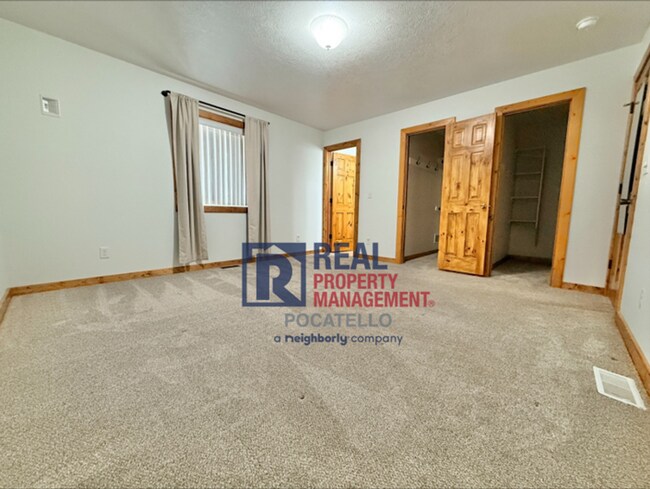 Building Photo - 13355 N Dekay Rd