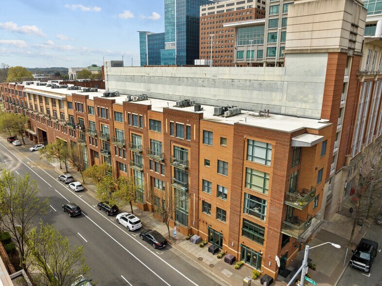 Building Photo - 444 S Blount St