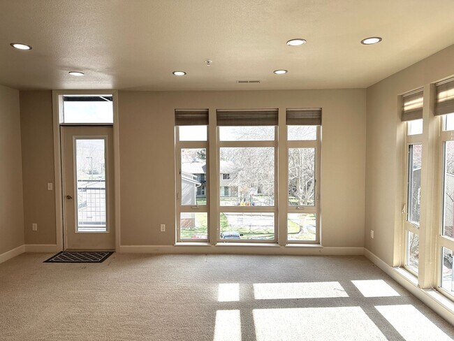 Building Photo - Downtown Boise Condo Living