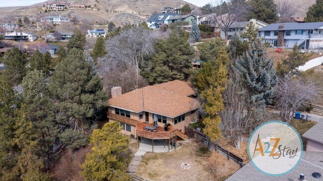 Building Photo - Executive Rental in North End Foothills