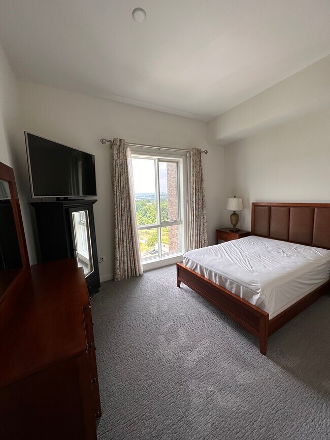 Building Photo - 200 Manufacturers Rd Unit. 701