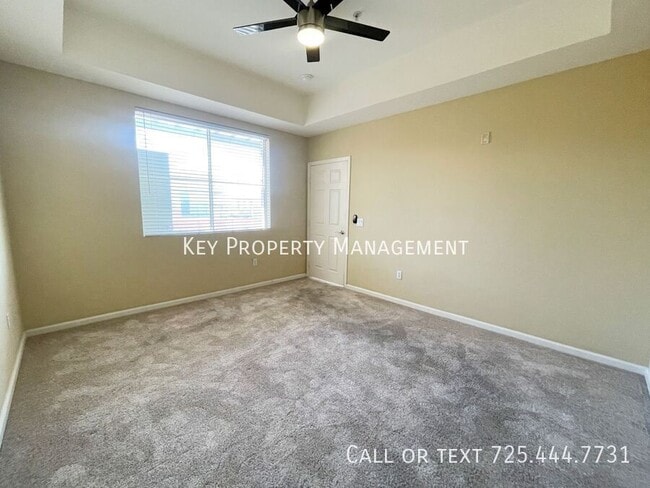 Building Photo - 2 BEDROOM HIGHLY UPGRADED PARK AVENUE CONDO!