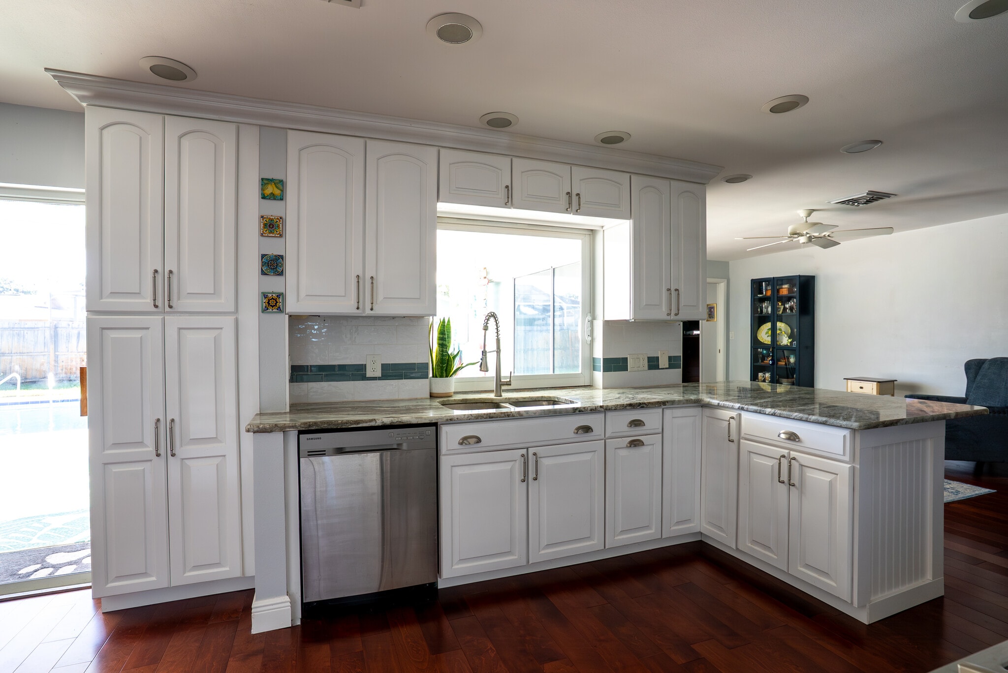 Kitchen - 8679 Merrimoor Blvd