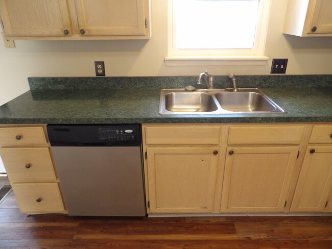 Building Photo - 107 Shannon Ln