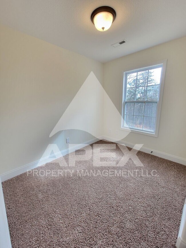 Building Photo - Beautiful  4 Bd 2.5 Ba Single Family home ...
