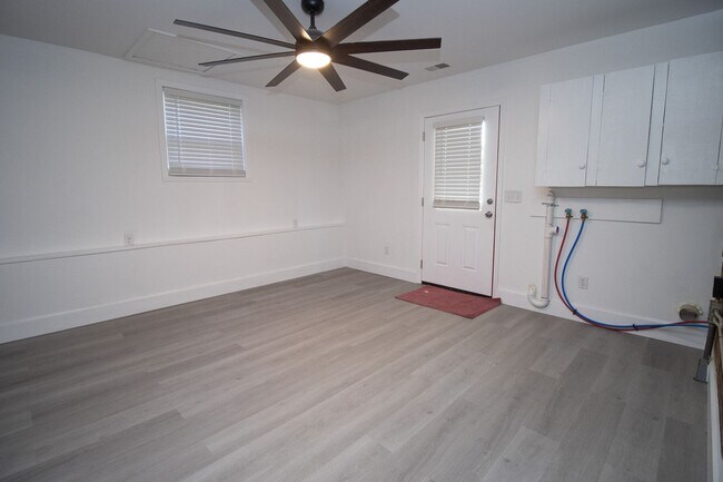 Building Photo - Renovated Historic Columbia Gem: 3-Bed, 2-Bath Home with Modern Updates, Walking Distance to Bull...