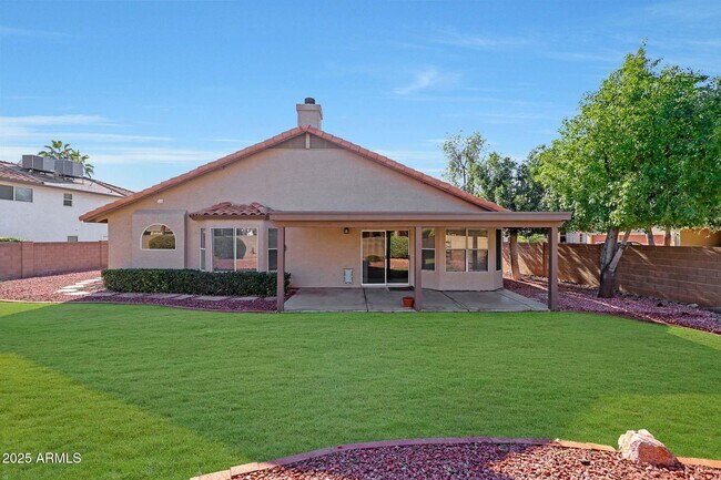 Building Photo - 5616 E Gelding Dr