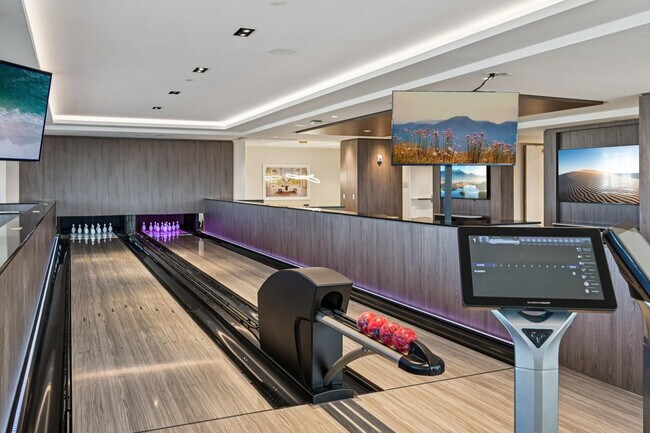 Building Photo - 220 Lake Shore Dr