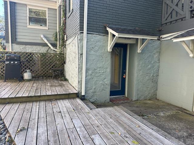 Building Photo - 1305 Stratford Ave