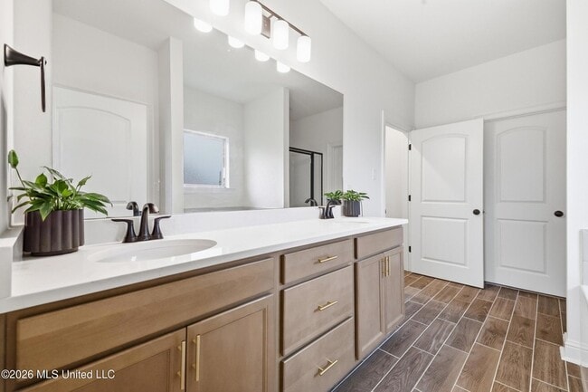 Building Photo - 15065 High Point Dr