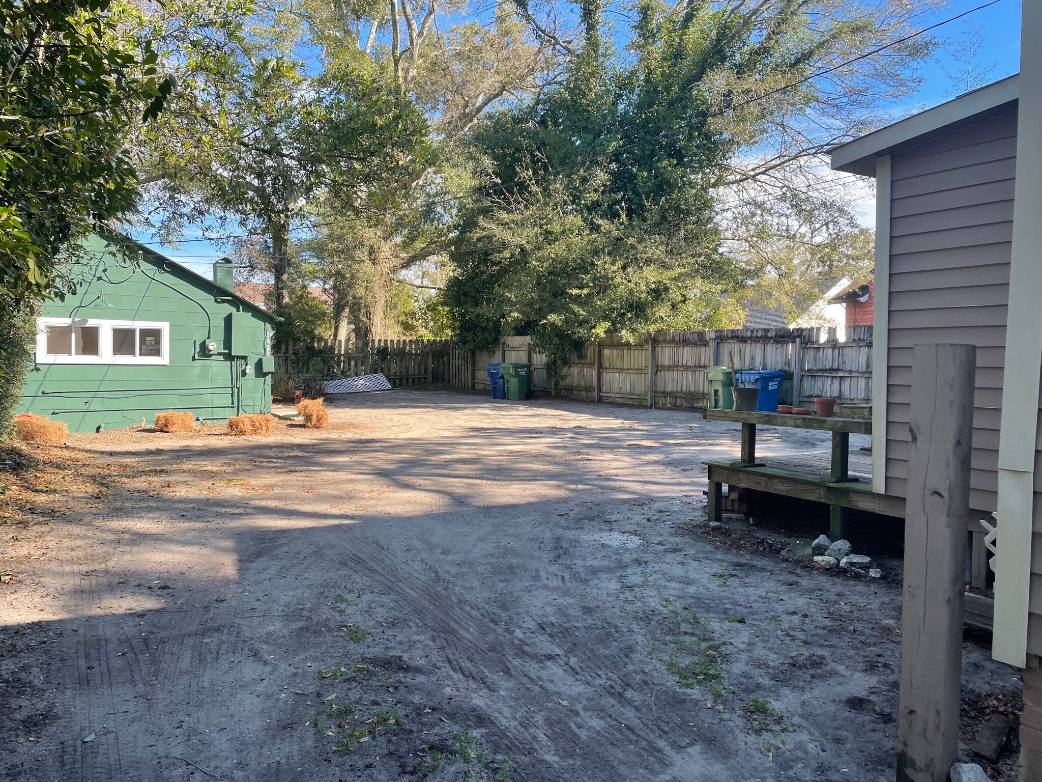 Building Photo - 2053 Monroe St