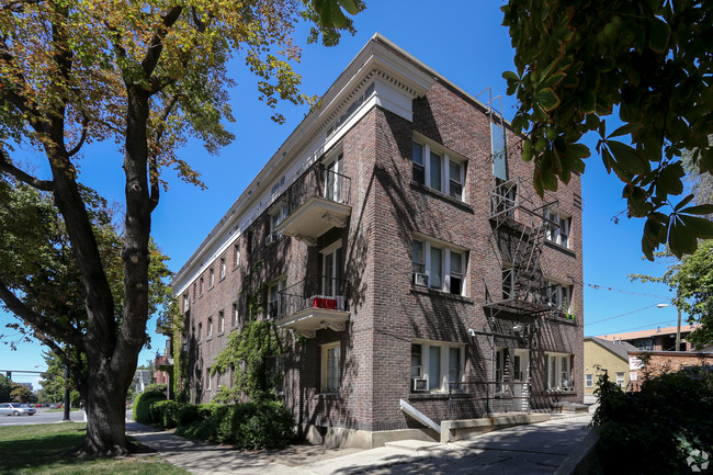 Building Photo - Malo Apartments