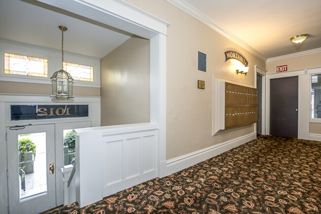 Building Photo - Montanita Apartments