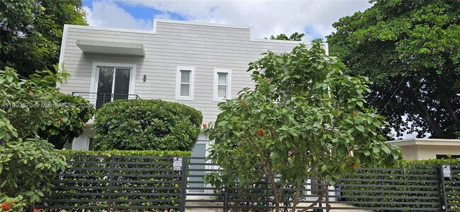 Primary Photo - 3823 Thomas Ave