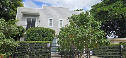 Building Photo - 3823 Thomas Ave