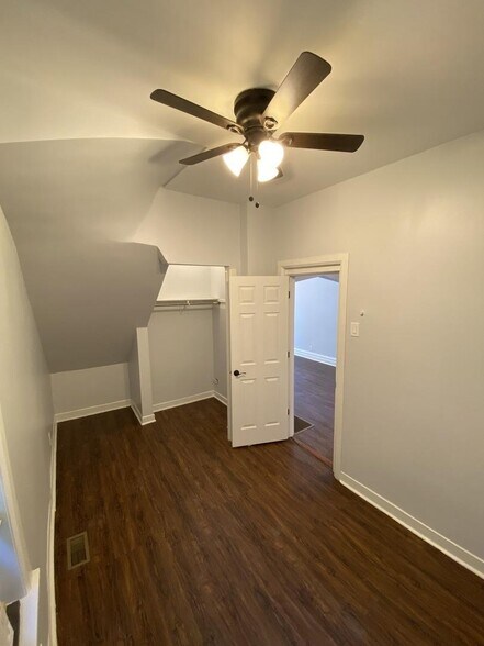 Building Photo - 1460 W Huron St